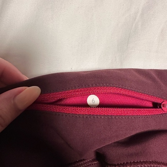 Lululemon 25” tight stuff tight Scalloped Leggings - Picture 5 of 5